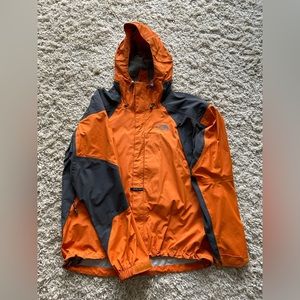 NORTH FACE MENS HyVent hard shell hooded ski jacket Large. Excellent condition.